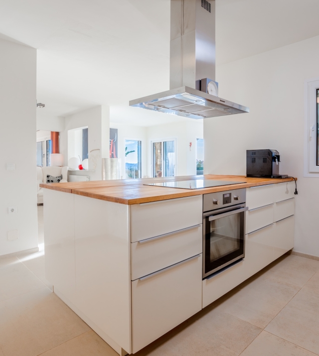 Resa Estates Ibiza sale te koop Villa hills Can Furnet kitchen 1.jpg